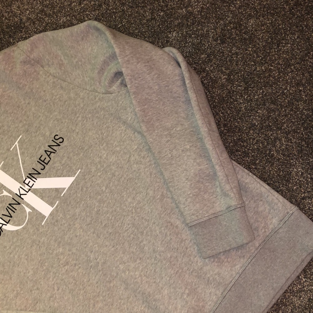 Calvin Klein Crewneck - Picture 5 of 9